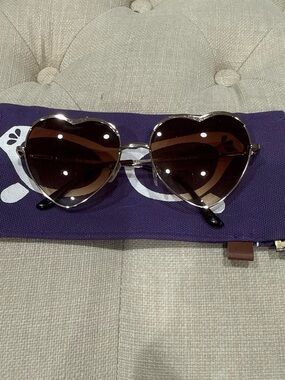 Heart-Shaped Silver Frame Sunglasses with Brown Gradient Lenses